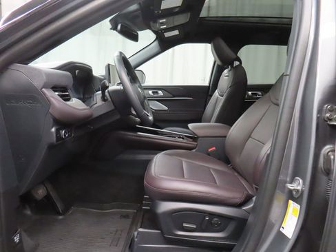 Used 2026 Ford Explorer Platinum AWD/4WD image 12