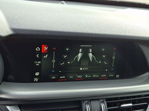 Used 2024 Alfa Romeo Stelvio Veloce image 17