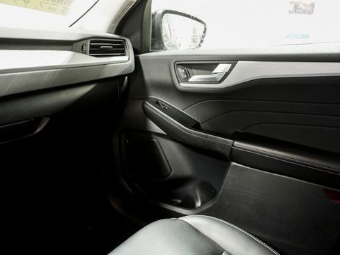 Used 2025 Ford Escape Platinum image 30