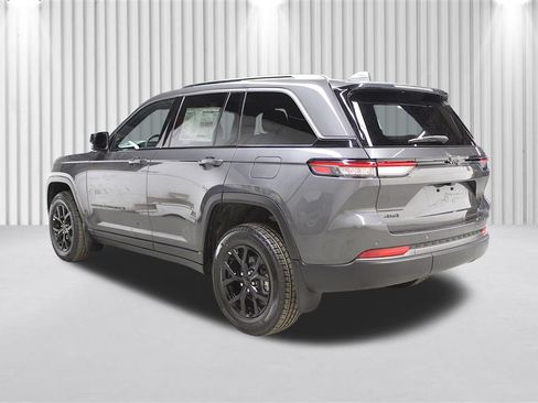New 2026 Jeep Grand Cherokee Altitude AWD/4WD image 5