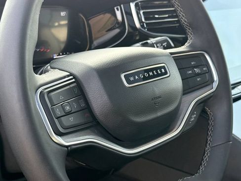Used 2023 Jeep Wagoneer 4WD image 29