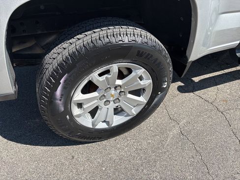 Used 2018 Chevrolet Colorado LT w/ LT Convenience Package image 12