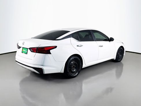 Used 2025 Nissan Altima 2.5 S image 10