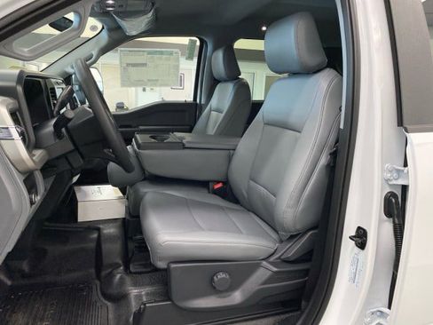 New 2025 Ford F550 4x4 Crew Cab image 16