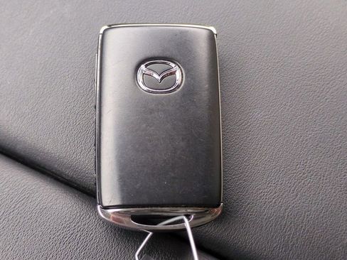 Certified 2025 MAZDA CX-70 Plug-In Hybrid w/ Premium Pkg image 28