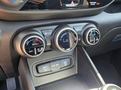 New 2025 Hyundai Venue SEL image 27