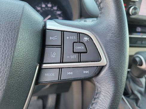 Certified 2023 Toyota Sienna XLE FWD image 23