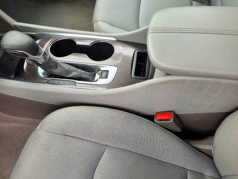 Used 2022 Chevrolet Malibu LT FWD image 26