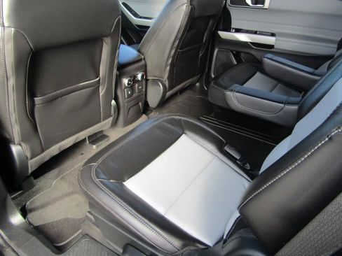 Used 2023 Ford Explorer XLT w/ Equipment Group 202A image 11