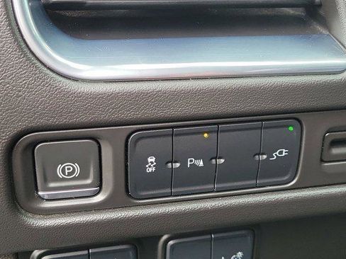 Used 2021 Chevrolet Tahoe 4WD image 22