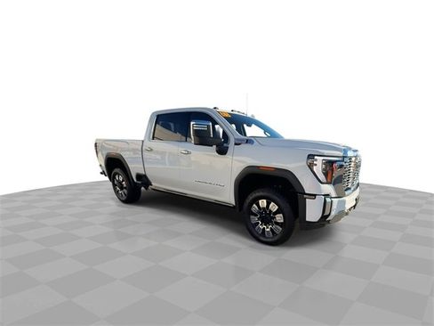 Certified 2025 GMC Sierra 3500 Denali w/ Denali Reserve Package image 2