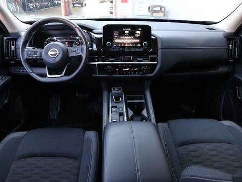 Used 2025 Nissan Pathfinder SV FWD image 23