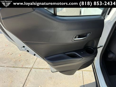 Used 2018 Toyota C-HR XLE image 13