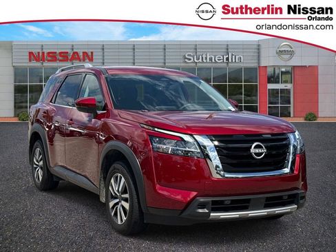 Certified 2024 Nissan Pathfinder SL FWD image 1