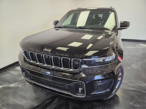 Used 2022 Jeep Grand Cherokee L Overland w/ Advanced Protech Group III AWD/4WD image 4