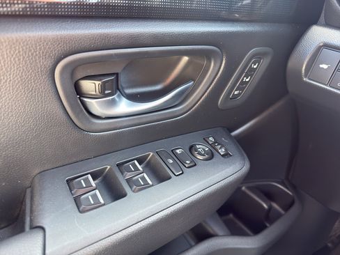 Used 2025 Honda Pilot Black Edition image 26