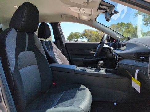 New 2026 Nissan Sentra SV w/ SV Convenience Package FWD image 29