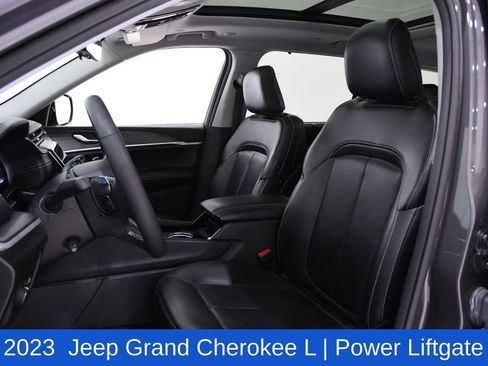 Used 2023 Jeep Grand Cherokee L Limited w/ Luxury Tech Group II AWD/4WD image 23