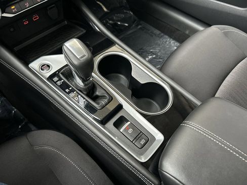 Used 2024 Nissan Altima 2.5 SV w/ SV Premium Package image 23