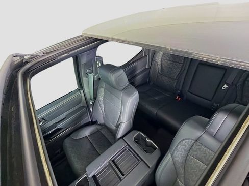 Used 2025 Toyota Tundra Limited AWD/4WD image 17