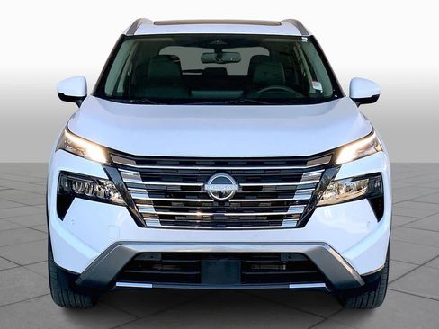 Used 2024 Nissan Rogue SL w/ SL Premium Package image 4