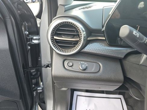 New 2026 Chevrolet Trax ACTIV w/ Sunroof Package image 36