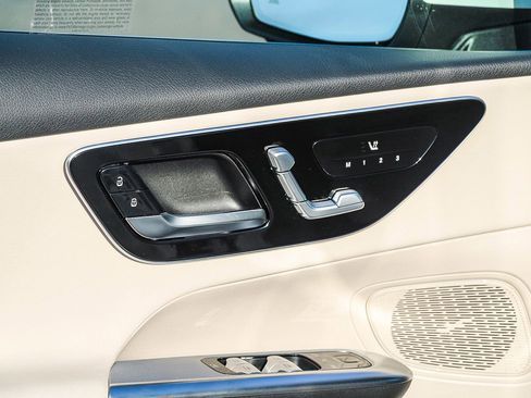 New 2026 Mercedes-Benz GLC 300 image 20