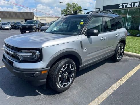 Used 2023 Ford Bronco Sport Outer Banks w/ Tech Package AWD/4WD image 3