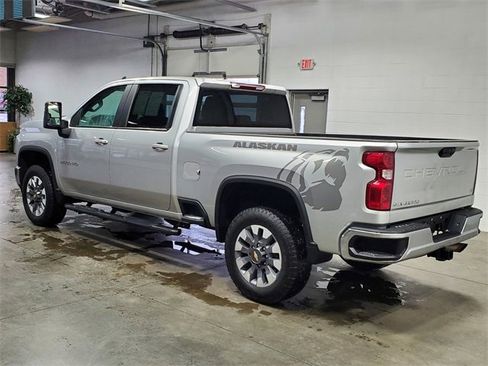 Used 2022 Chevrolet Silverado 2500 LT w/ Convenience Package image 6