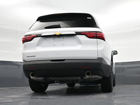 Used 2023 Chevrolet Traverse LS FWD image 25