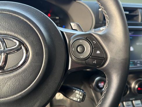 Used 2024 Toyota GR86 Premium image 18