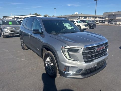 Used 2025 GMC Acadia Elevation image 1