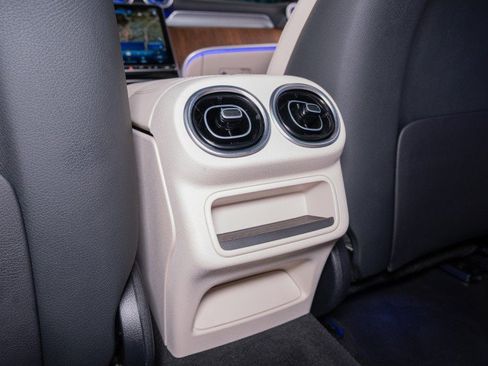 Used 2025 Mercedes-Benz GLC 300 image 25