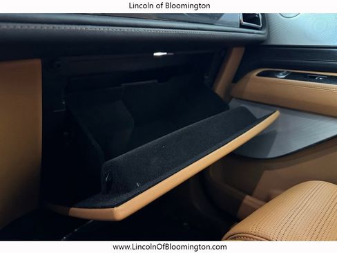 Certified 2025 Lincoln Aviator Black Label w/ Jet Appearance Package image 54