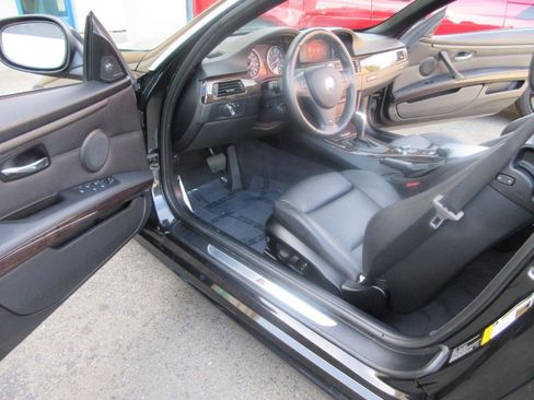 Used 2013 BMW 335i Convertible image 6