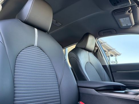 Used 2024 Toyota Camry SE image 18