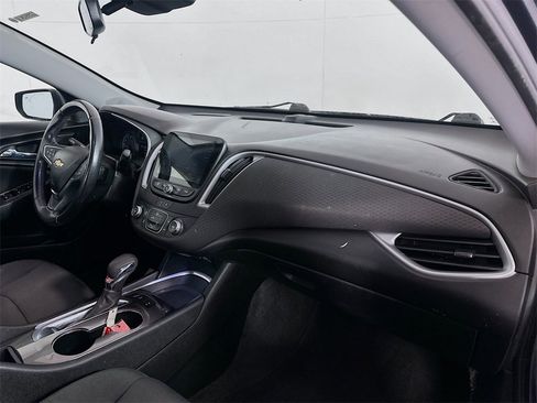 Used 2021 Chevrolet Malibu RS image 26