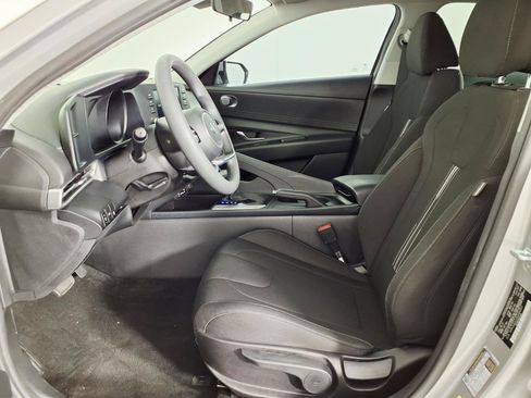 Certified 2021 Hyundai Elantra SEL FWD image 17
