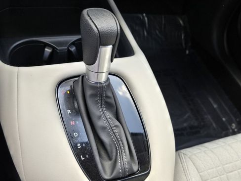 Certified 2025 Honda HR-V LX image 18