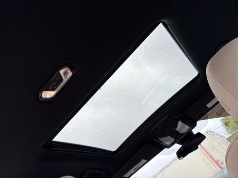 Used 2021 BMW 330i Sedan w/ Convenience Package image 8