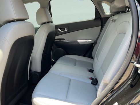 Certified 2022 Hyundai Kona Limited w/ Cargo Package FWD image 10