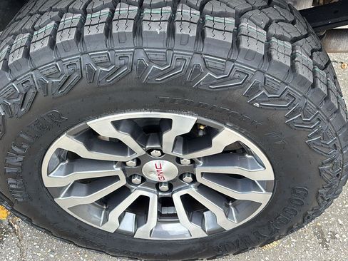 Used 2020 GMC Sierra 1500 AT4 image 13