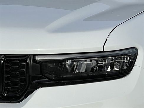 New 2025 Jeep Grand Cherokee Limited w/ Trailer Tow Package image 44