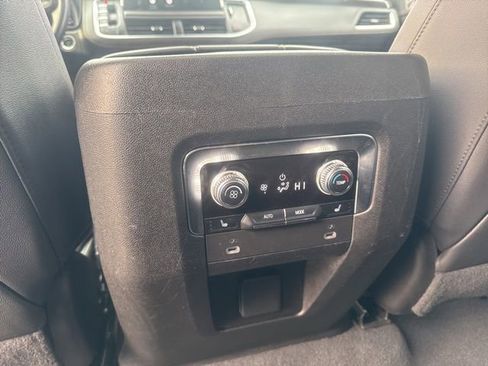 Used 2022 GMC Yukon AT4 AWD/4WD image 30