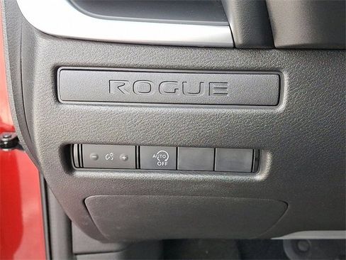 Used 2023 Nissan Rogue S image 24