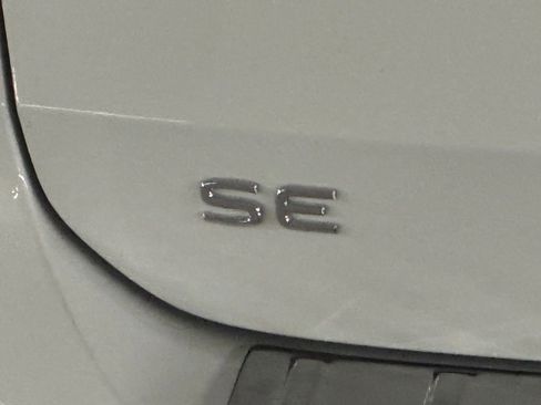 New 2025 Volkswagen Taos SE image 38