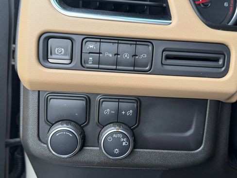 Used 2021 Chevrolet Tahoe Premier RWD image 13