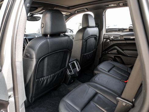 Used 2014 Porsche Cayenne image 35