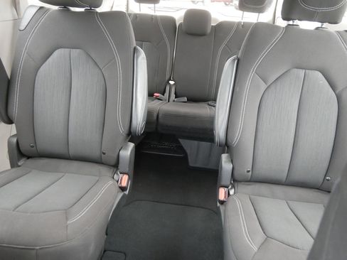 Certified 2023 Chrysler Voyager LX FWD image 13