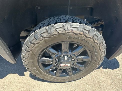 Used 2024 GMC Sierra 3500 AT4 w/ AT4 Premium Plus Package AWD/4WD image 11